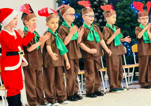 "Świąteczne zamieszanie" - uroczystość choinkowa w gr. XI