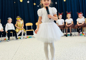 "Świąteczne zamieszanie" - uroczystość choinkowa w gr. XI