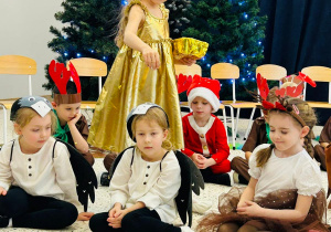 "Świąteczne zamieszanie" - uroczystość choinkowa w gr. XI