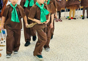 "Świąteczne zamieszanie" - uroczystość choinkowa w gr. XI