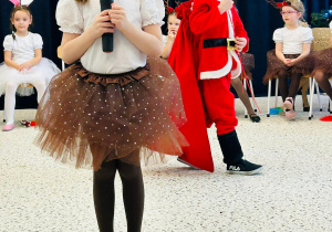 "Świąteczne zamieszanie" - uroczystość choinkowa w gr. XI