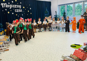 "Świąteczne zamieszanie" - uroczystość choinkowa w gr. XI
