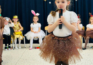 "Świąteczne zamieszanie" - uroczystość choinkowa w gr. XI