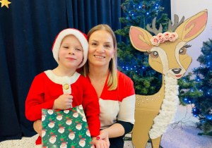 "Świąteczne zamieszanie" - uroczystość choinkowa w gr. XI