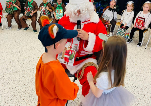 "Świąteczne zamieszanie" - uroczystość choinkowa w gr. XI
