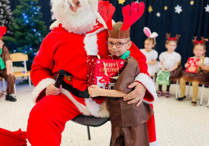 "Świąteczne zamieszanie" - uroczystość choinkowa w gr. XI