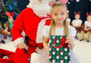 "Świąteczne zamieszanie" - uroczystość choinkowa w gr. XI