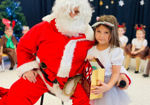 "Świąteczne zamieszanie" - uroczystość choinkowa w gr. XI