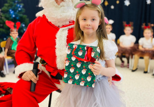 "Świąteczne zamieszanie" - uroczystość choinkowa w gr. XI