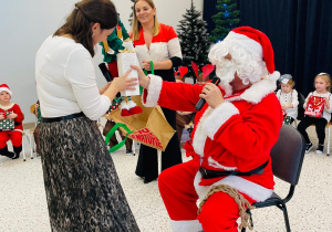 "Świąteczne zamieszanie" - uroczystość choinkowa w gr. XI