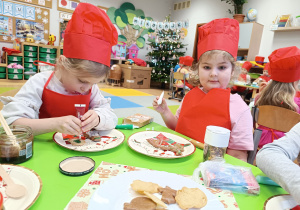 "Święta tuż, tuż..."- czyli wspólne piernikowanie w grupie XII