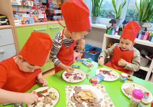 "Święta tuż, tuż..."- czyli wspólne piernikowanie w grupie XII