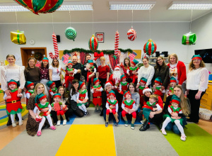 „Choinka Krasnoludków..." - Uroczystość Choinkowa w grupie IX