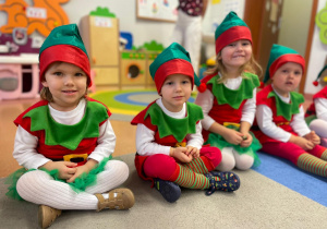 „Choinka Krasnoludków..." - Uroczystość Choinkowa w grupie IX