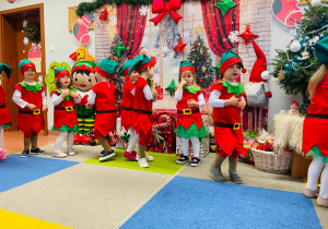 „Choinka Krasnoludków..." - Uroczystość Choinkowa w grupie IX