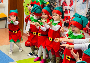 „Choinka Krasnoludków..." - Uroczystość Choinkowa w grupie IX