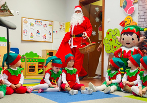 „Choinka Krasnoludków..." - Uroczystość Choinkowa w grupie IX