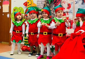 „Choinka Krasnoludków..." - Uroczystość Choinkowa w grupie IX