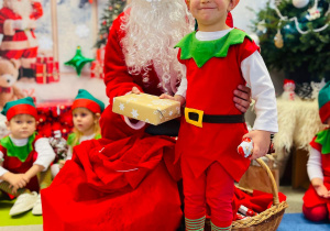 „Choinka Krasnoludków..." - Uroczystość Choinkowa w grupie IX