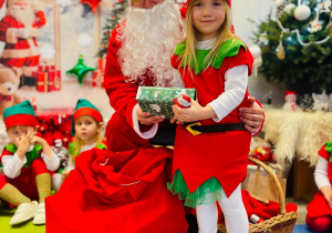 „Choinka Krasnoludków..." - Uroczystość Choinkowa w grupie IX