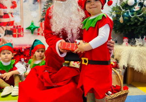 „Choinka Krasnoludków..." - Uroczystość Choinkowa w grupie IX