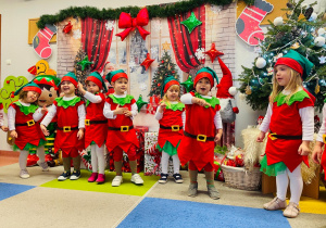 „Choinka Krasnoludków..." - Uroczystość Choinkowa w grupie IX