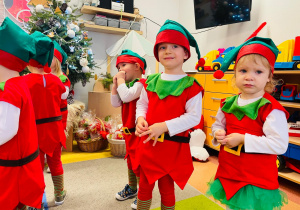 „Choinka Krasnoludków..." - Uroczystość Choinkowa w grupie IX