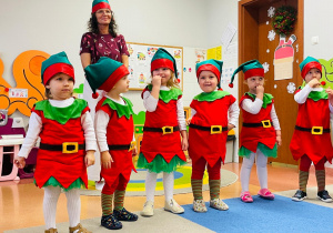 „Choinka Krasnoludków..." - Uroczystość Choinkowa w grupie IX
