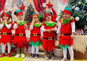 „Choinka Krasnoludków..." - Uroczystość Choinkowa w grupie IX