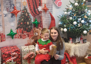 „Choinka Krasnoludków..." - Uroczystość Choinkowa w grupie IX