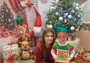 „Choinka Krasnoludków..." - Uroczystość Choinkowa w grupie IX