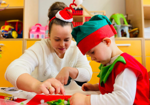 „Choinka Krasnoludków..." - Uroczystość Choinkowa w grupie IX