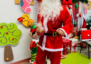 „Choinka Krasnoludków..." - Uroczystość Choinkowa w grupie IX