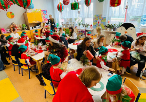 „Choinka Krasnoludków..." - Uroczystość Choinkowa w grupie IX