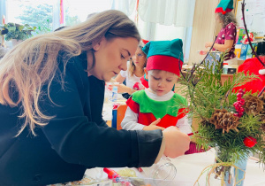 „Choinka Krasnoludków..." - Uroczystość Choinkowa w grupie IX