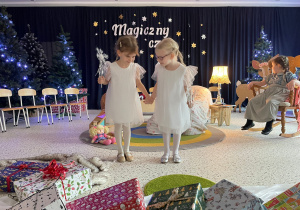 „Gwiazdkowy prezent” – uroczystość bożonarodzeniowa w gr. XII