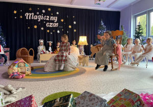 „Gwiazdkowy prezent” – uroczystość bożonarodzeniowa w gr. XII