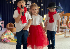 „Gwiazdkowy prezent” – uroczystość bożonarodzeniowa w gr. XII
