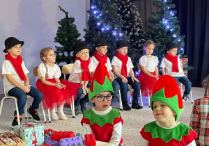 „Gwiazdkowy prezent” – uroczystość bożonarodzeniowa w gr. XII