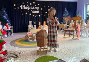 „Gwiazdkowy prezent” – uroczystość bożonarodzeniowa w gr. XII