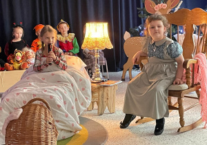 „Gwiazdkowy prezent” – uroczystość bożonarodzeniowa w gr. XII