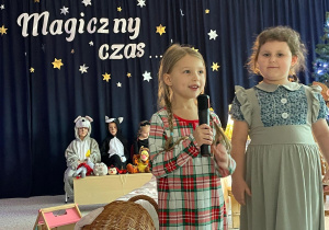 „Gwiazdkowy prezent” – uroczystość bożonarodzeniowa w gr. XII