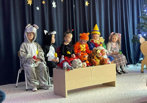 „Gwiazdkowy prezent” – uroczystość bożonarodzeniowa w gr. XII