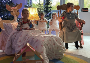 „Gwiazdkowy prezent” – uroczystość bożonarodzeniowa w gr. XII