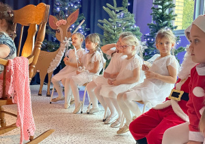 „Gwiazdkowy prezent” – uroczystość bożonarodzeniowa w gr. XII