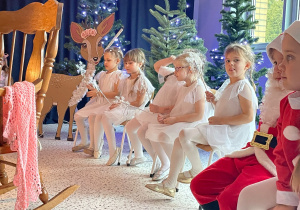 „Gwiazdkowy prezent” – uroczystość bożonarodzeniowa w gr. XII