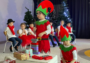 „Gwiazdkowy prezent” – uroczystość bożonarodzeniowa w gr. XII