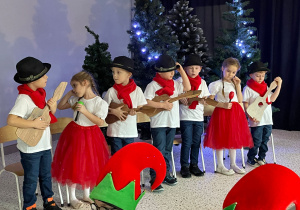 „Gwiazdkowy prezent” – uroczystość bożonarodzeniowa w gr. XII