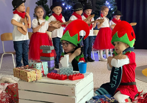 „Gwiazdkowy prezent” – uroczystość bożonarodzeniowa w gr. XII