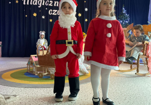 „Gwiazdkowy prezent” – uroczystość bożonarodzeniowa w gr. XII